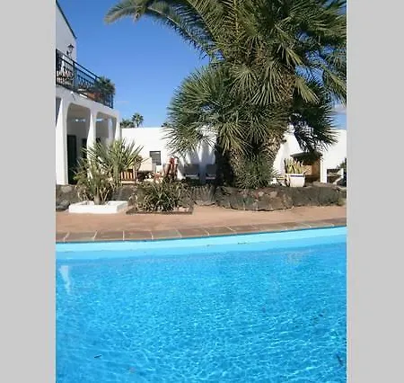 Casa Lydia Villa Mácher